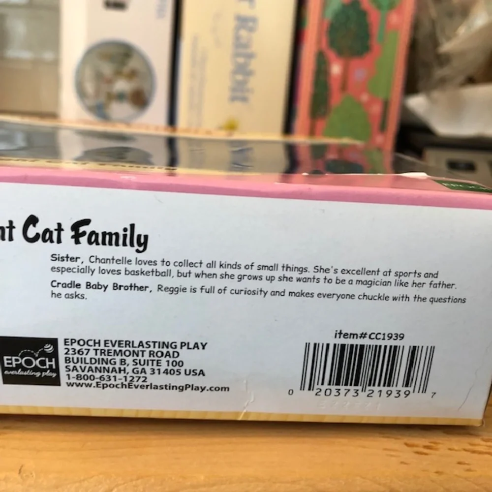 New Calico Critters Midnight Cat Family - Picture 6 of 13